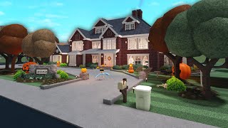 DECORATING MY FAMILY FALL BLOXBURG HOUSE [upl. by Mat]