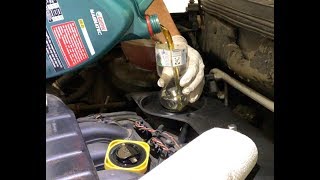 Oil change Land Rover Freelander Td4 [upl. by Dacy83]